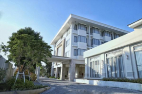 THE NAVY HOUSE HOTEL